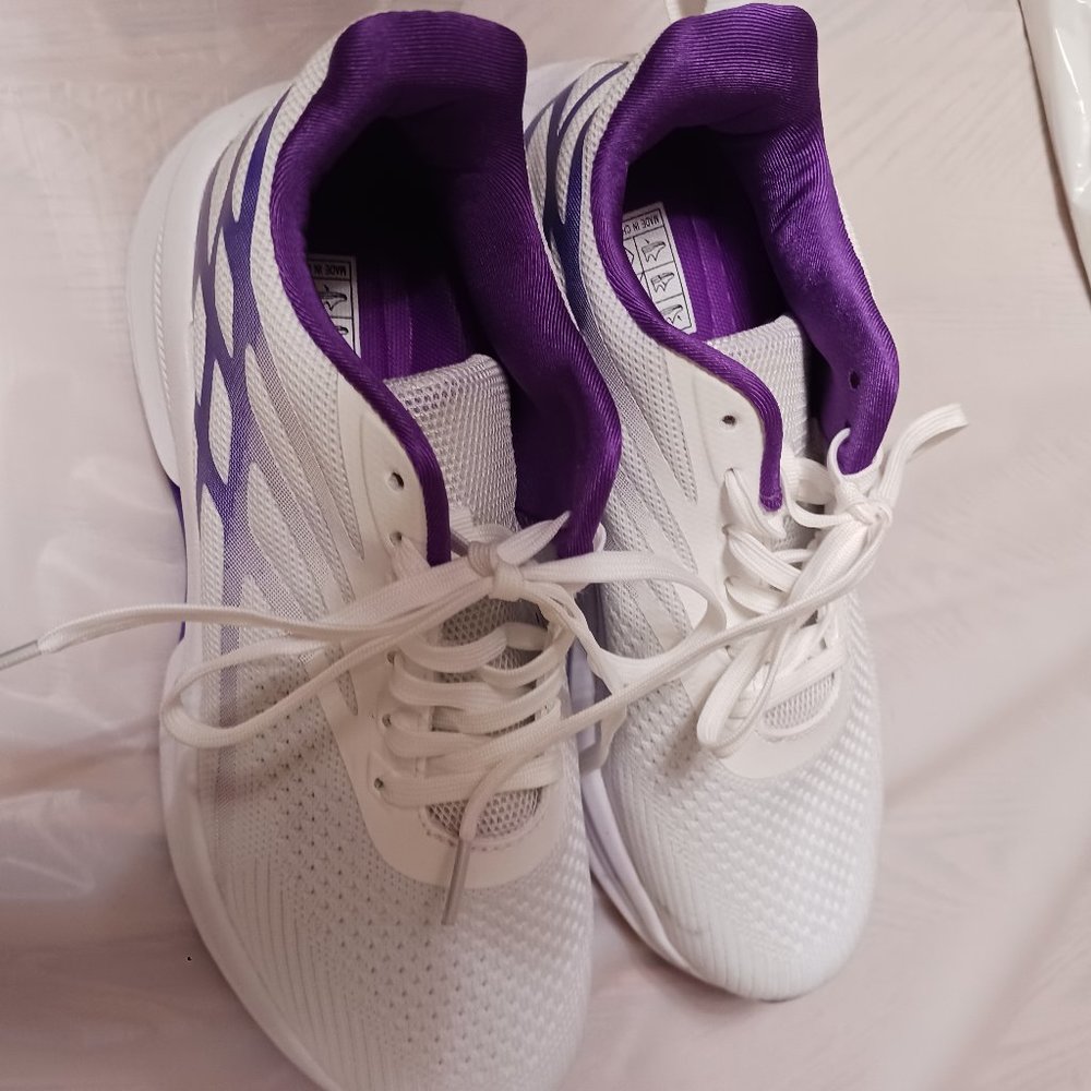 SOSTALU WALKING SHOES SZ.8